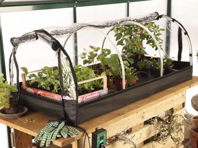 Bio Green Jumbo Propagator, what is the wattage?