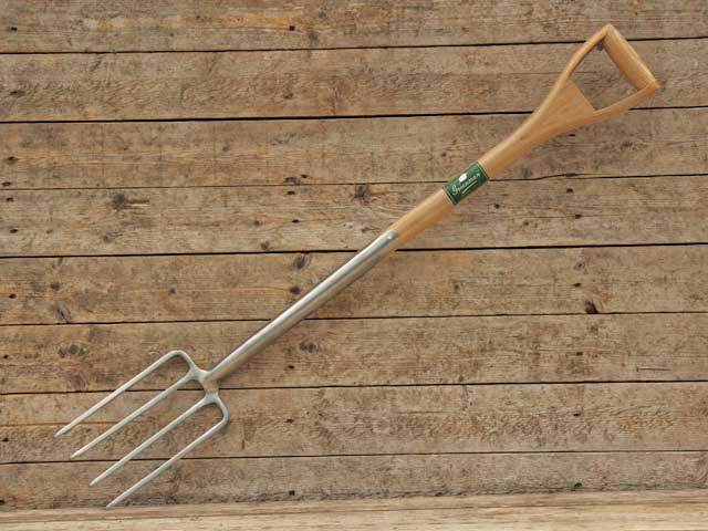 Hi.I am looking for a long handled fork for digging allotment beds.Can you recommend a good quality long handled fork.RegardsTom Fallon