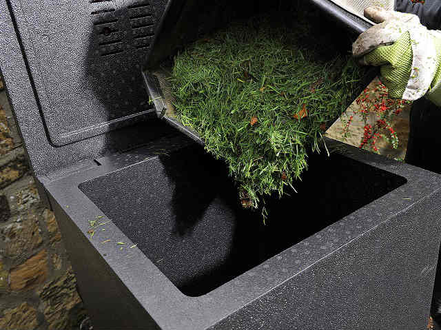Please add a photo of the "leachate collection system", showing where it is located and how it works.