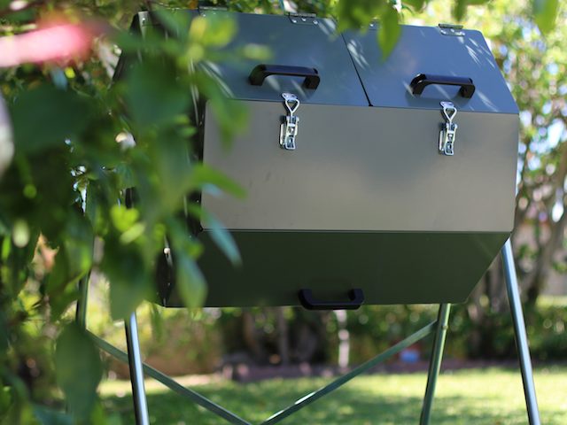 I am interested in this composter, but am concerned about some reviews online complaining about rust issues. What is your experience with rust of the JK125/270 over the long term? What would be a realistic life expectancy for outdoor use in Europe?