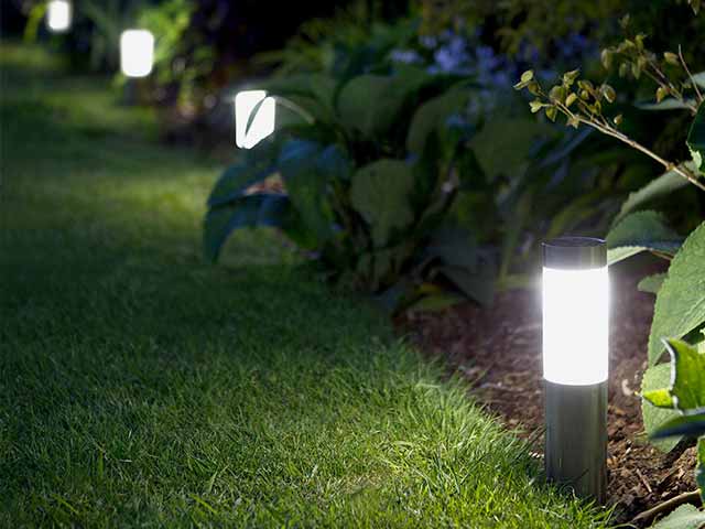 Mini London Solar Post Lights (set of 4) Questions & Answers