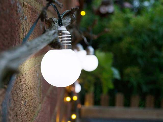 Elan Solar Festoon Garden Lights (Set of 20) Questions & Answers