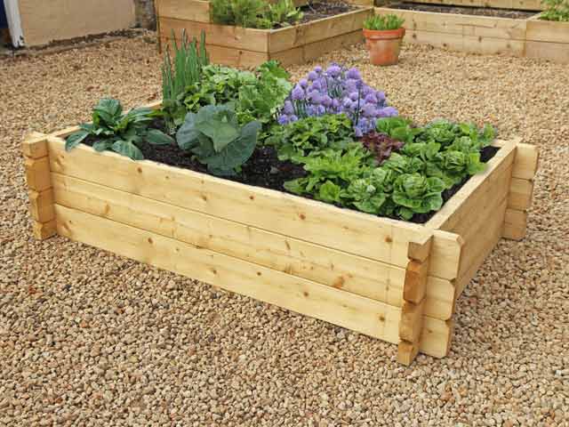 Do the raised beds need to be lined with plastic/pond liner