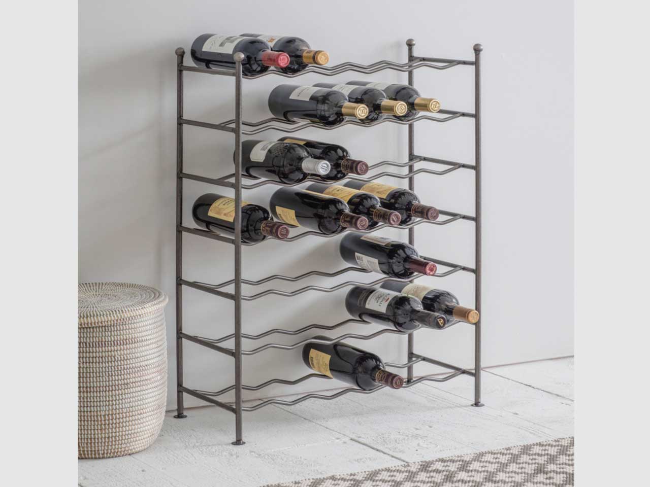 Hello, does this wine rack fit champagne bottles as well as wine?