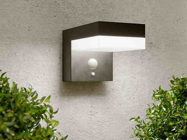 Warwick Solar Wall Light Questions & Answers